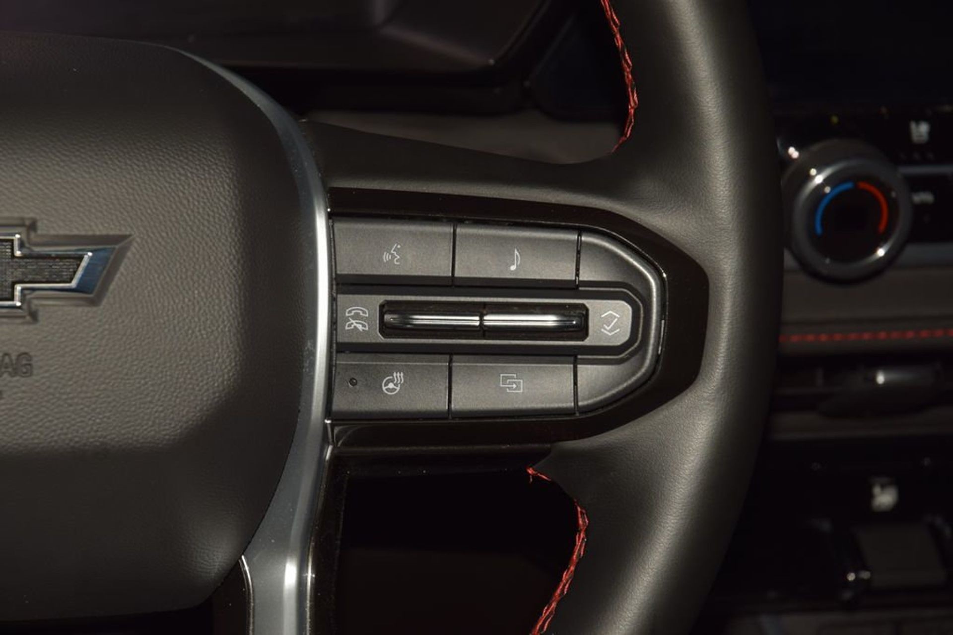 2024 Chevrolet Colorado Z71 — photo 27