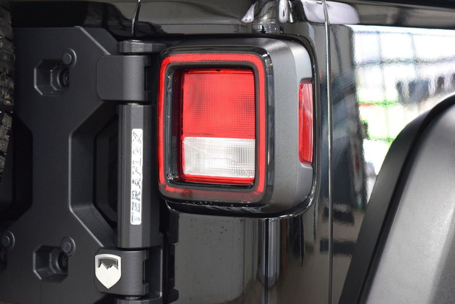 2024 Jeep Wrangler Sport — photo 12