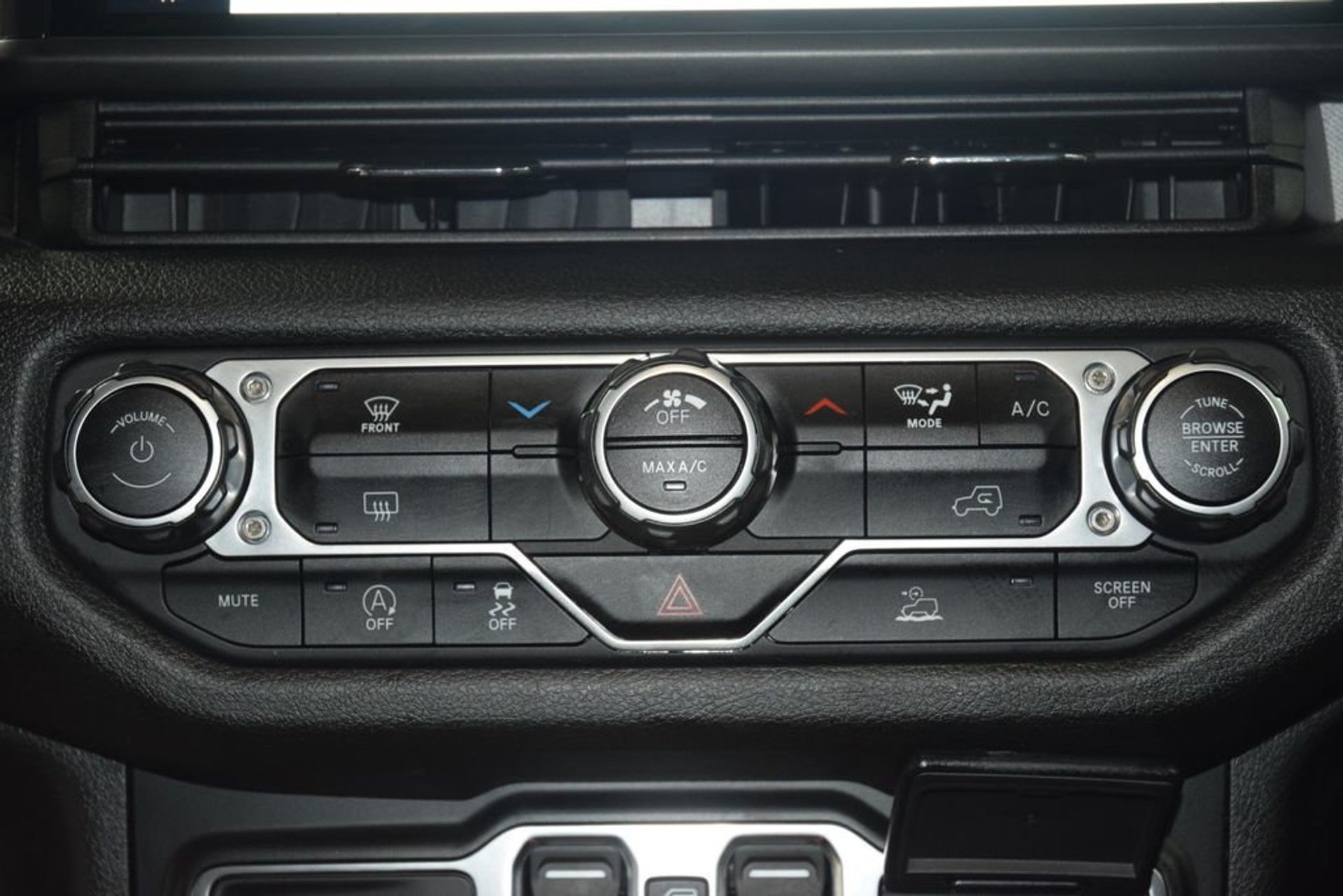 2024 Jeep Wrangler Sport — photo 22
