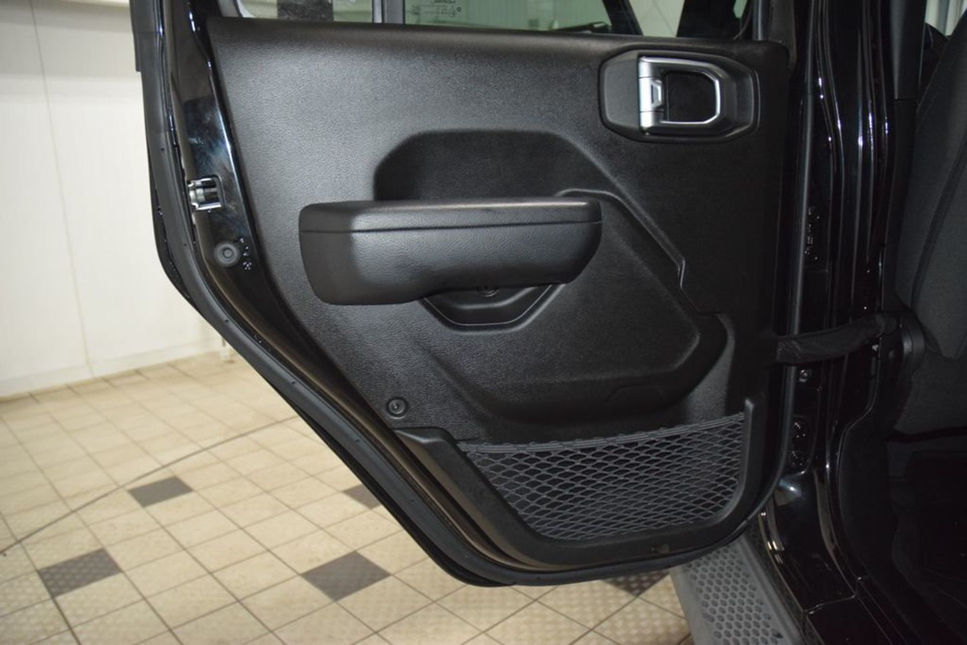 2024 Jeep Wrangler Sport — photo 31