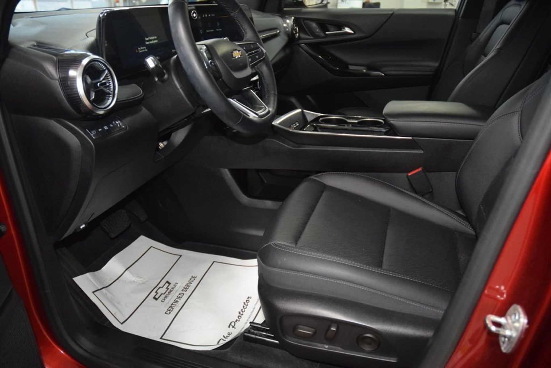 2025 Chevrolet Equinox LT — photo 25