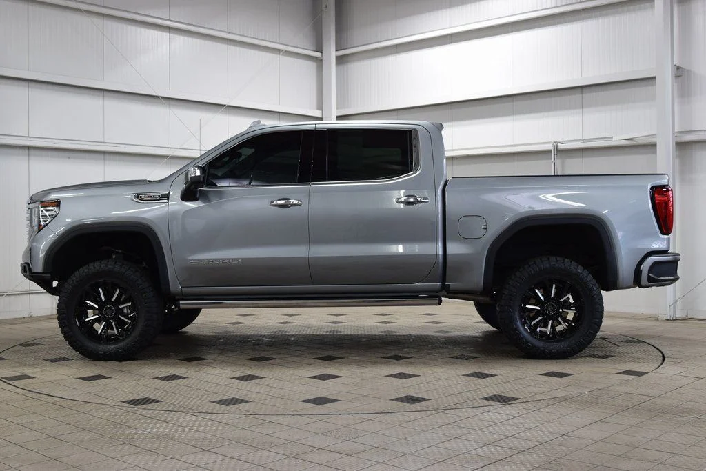 2025 GMC Sierra 1500 — photo 2