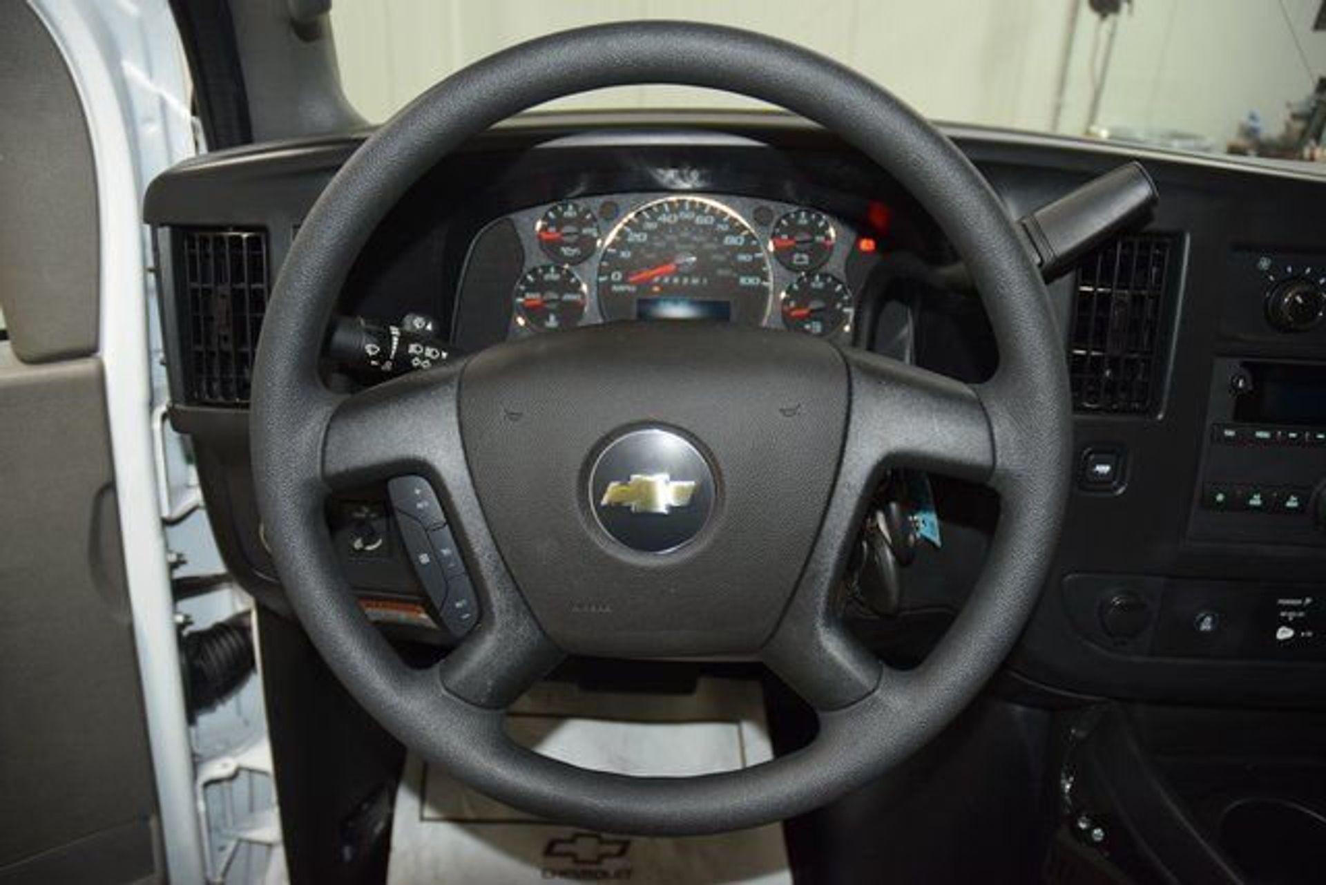 2025 Chevrolet Express 4500 Cutaway — photo 19