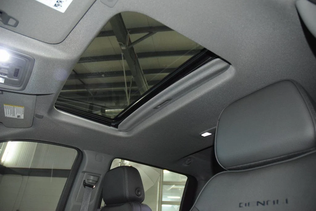2025 GMC Sierra 1500 — photo 44