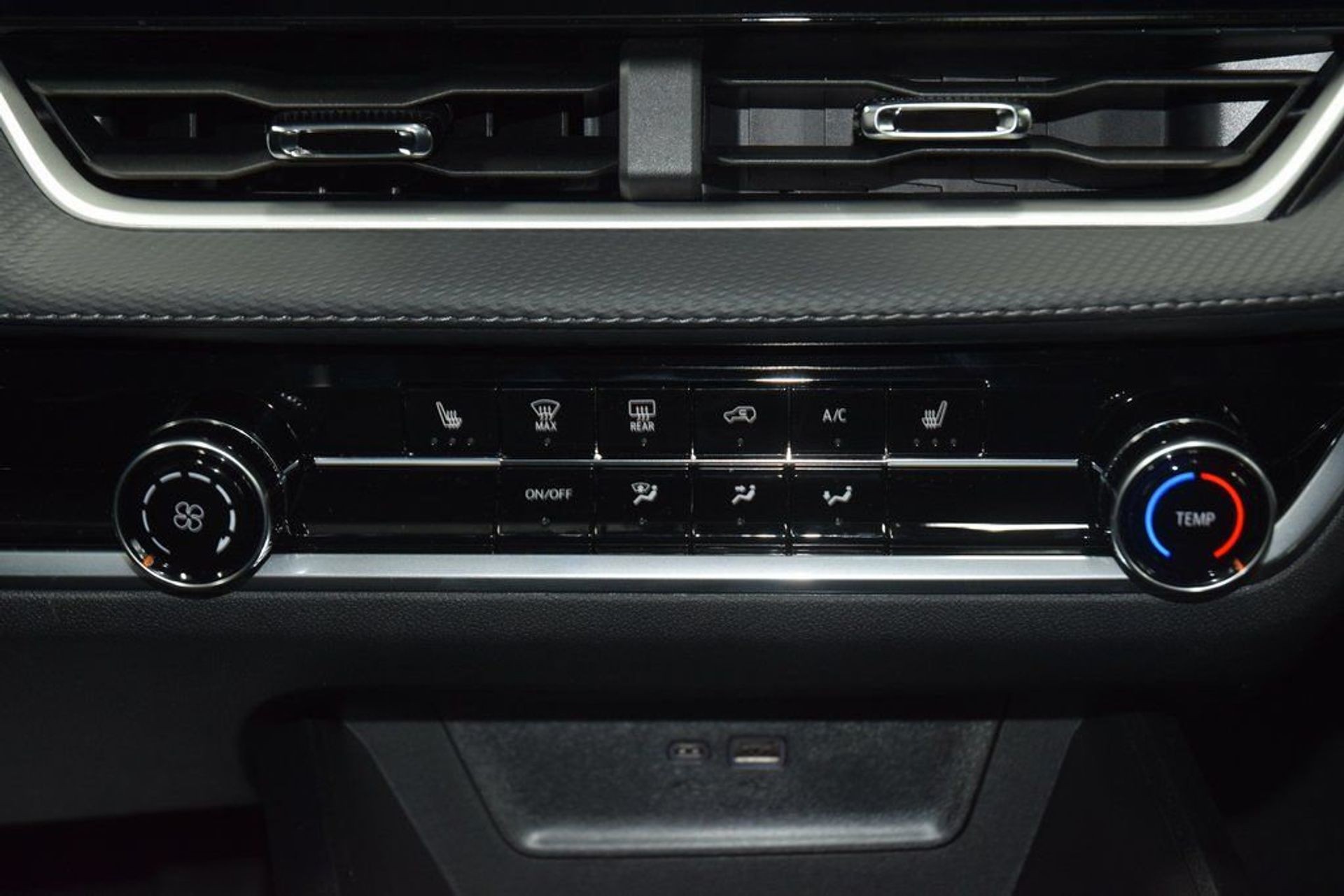 2026 Chevrolet Equinox LT — photo 18