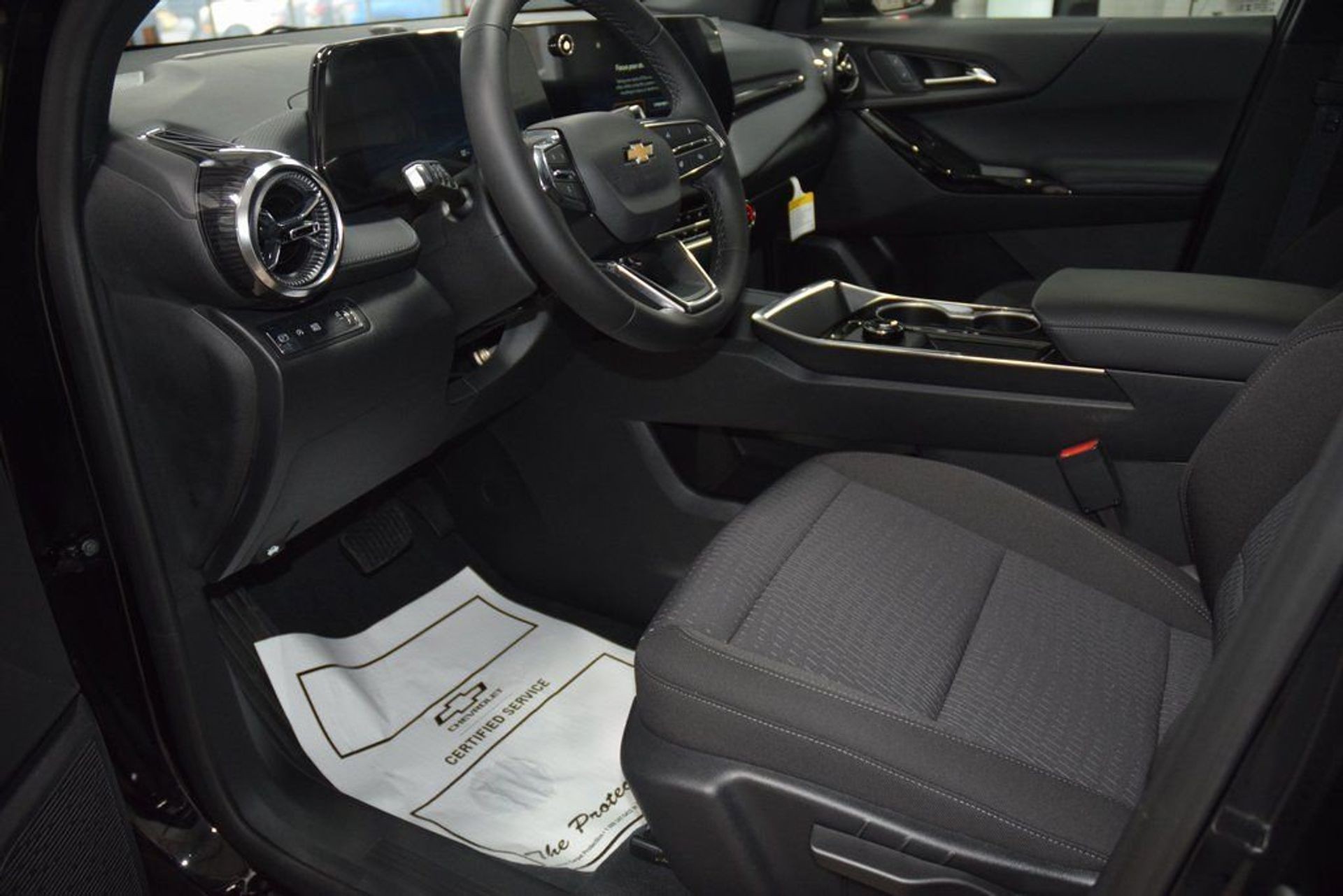 2026 Chevrolet Equinox LT — photo 25