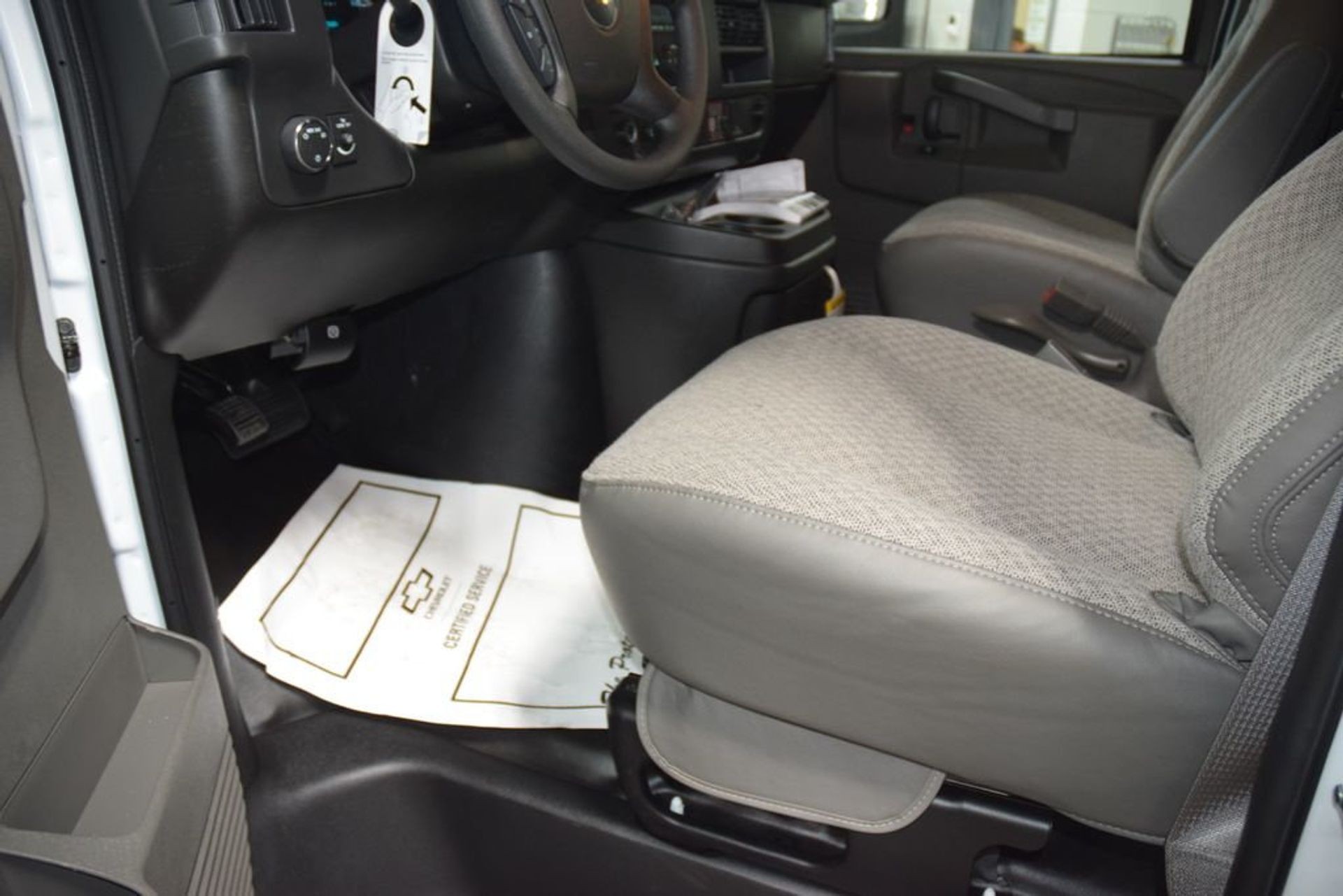 2026 Chevrolet Express 2500 Cargo Van — photo 20