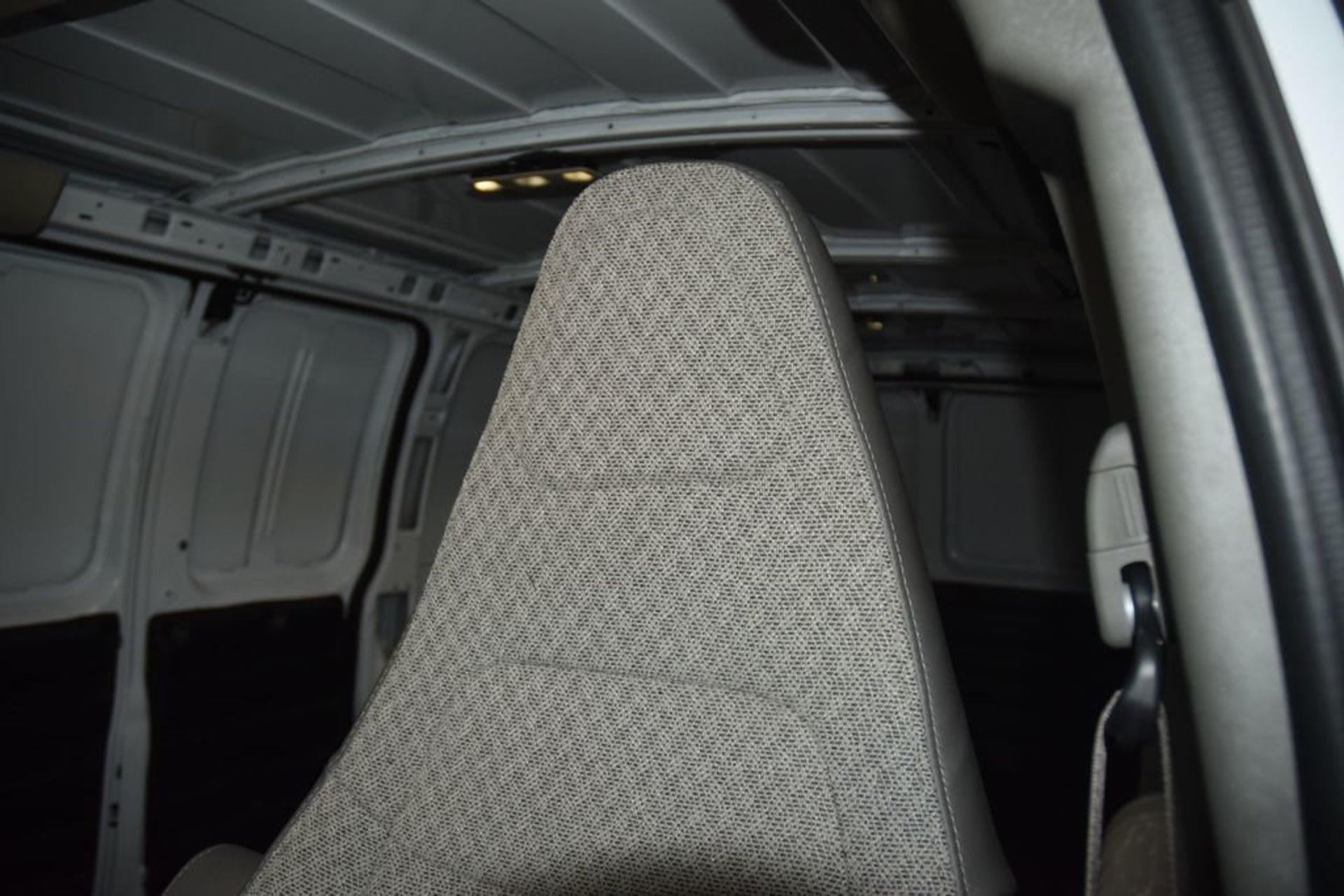 2026 Chevrolet Express 2500 Cargo Van — photo 21