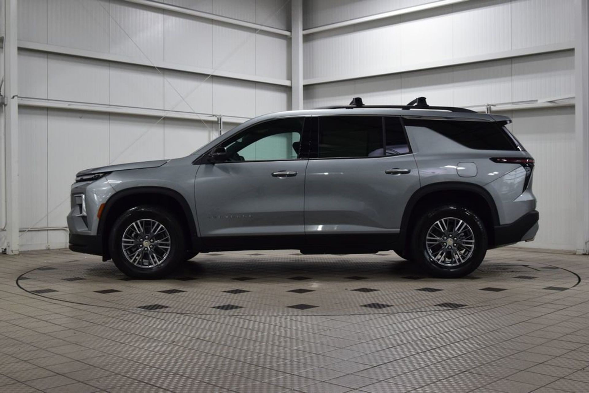 2026 Chevrolet Traverse LT — photo 1