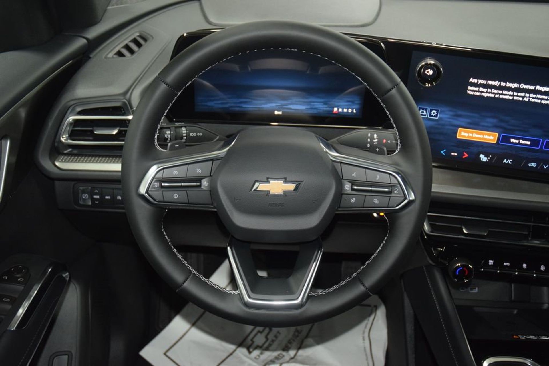 2026 Chevrolet Traverse LT — photo 22