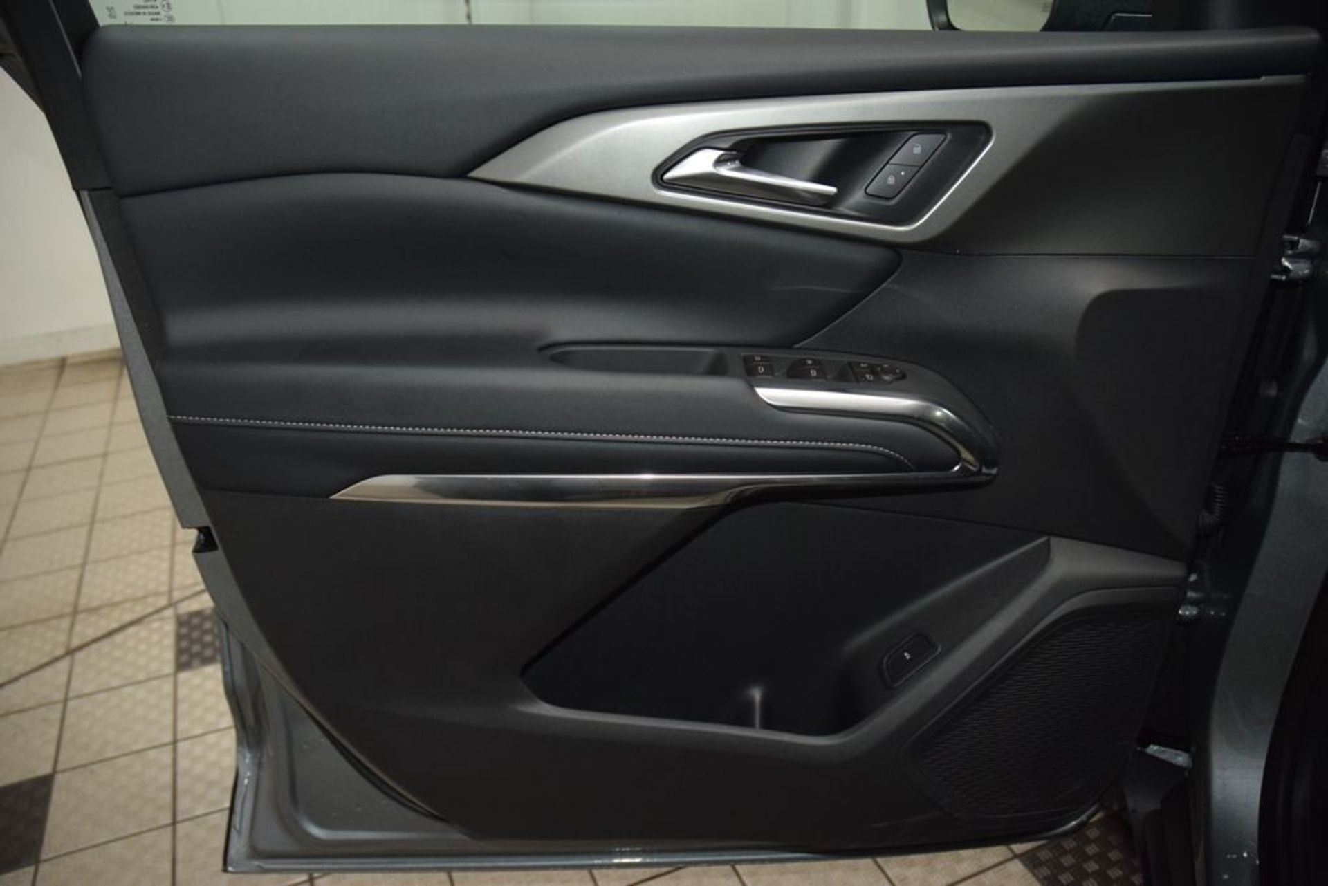 2026 Chevrolet Traverse LT — photo 33