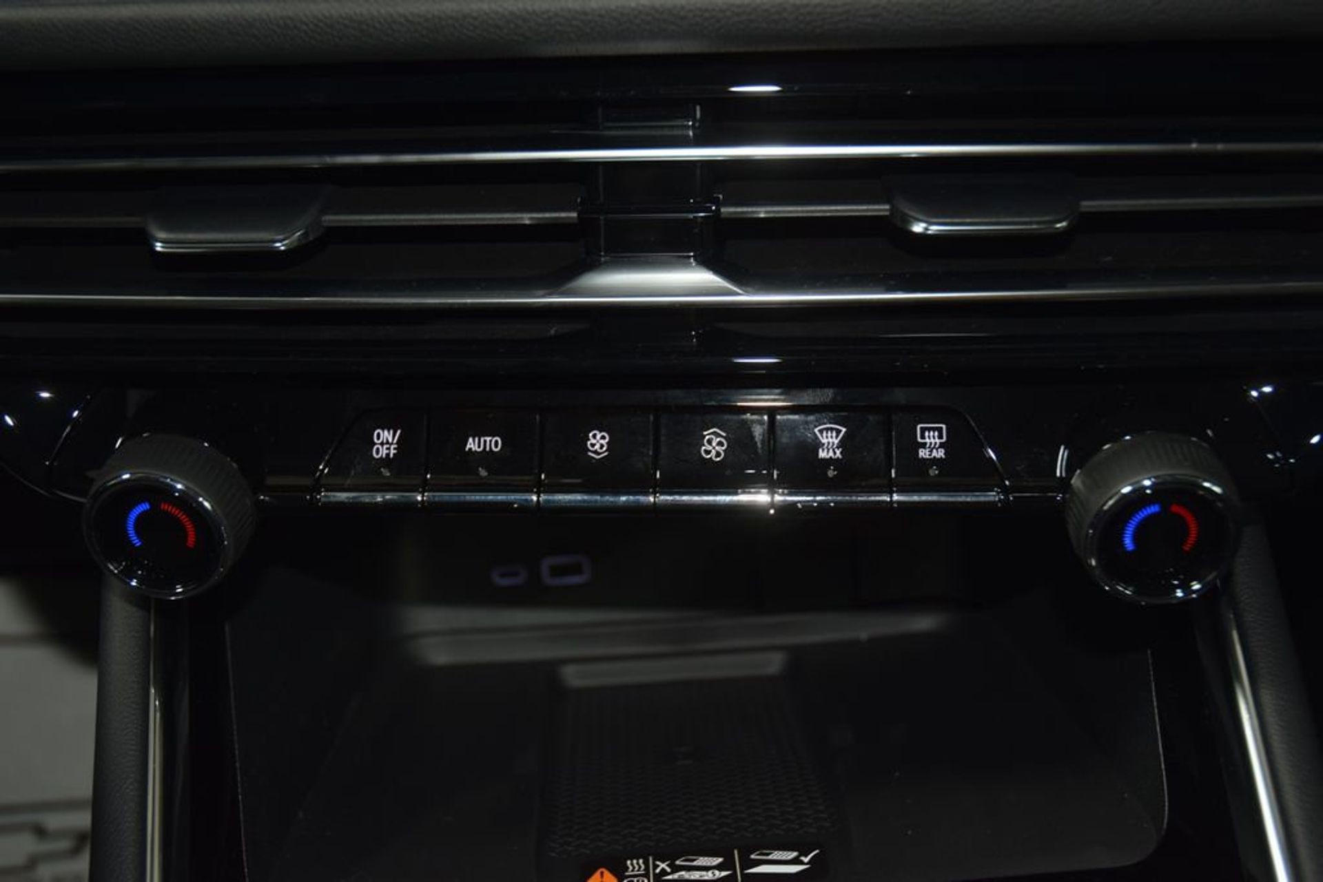 2026 Chevrolet Traverse LT — photo 19