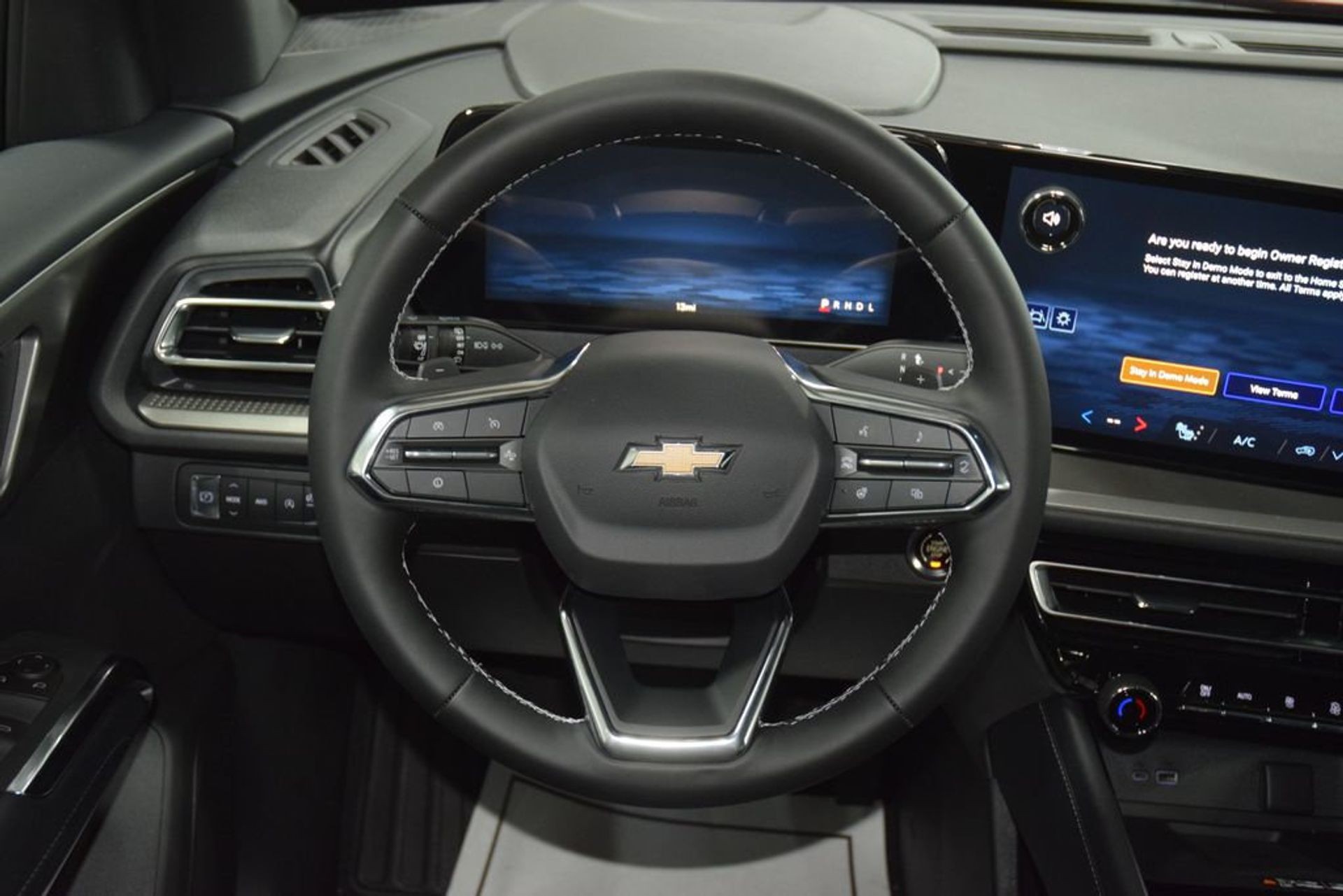 2026 Chevrolet Traverse LT — photo 22