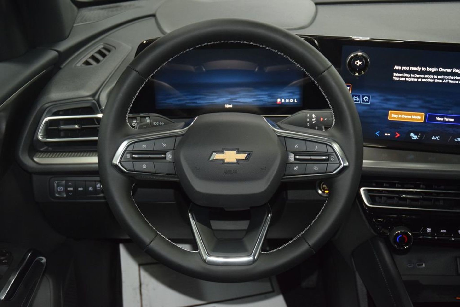 2026 Chevrolet Traverse LT — photo 21