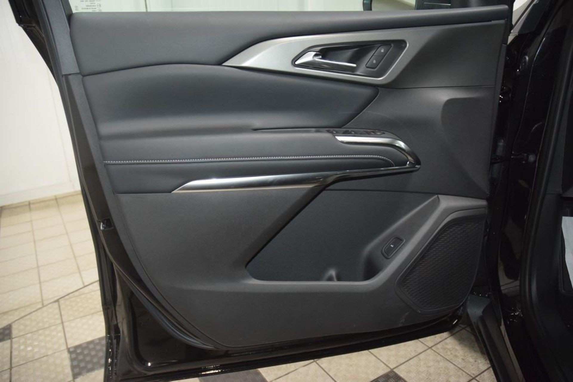 2026 Chevrolet Traverse LT — photo 32
