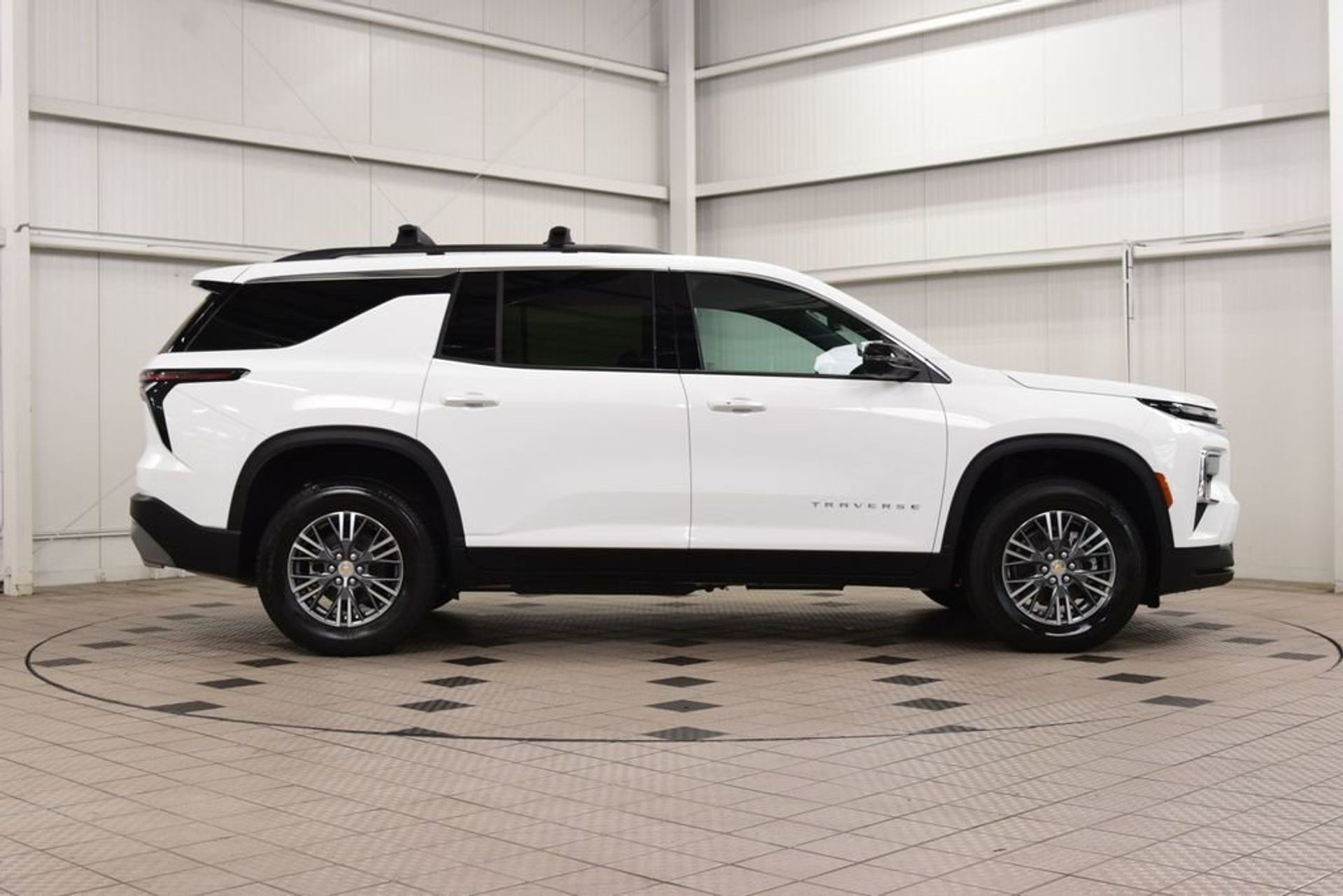2026 Chevrolet Traverse LT — photo 3
