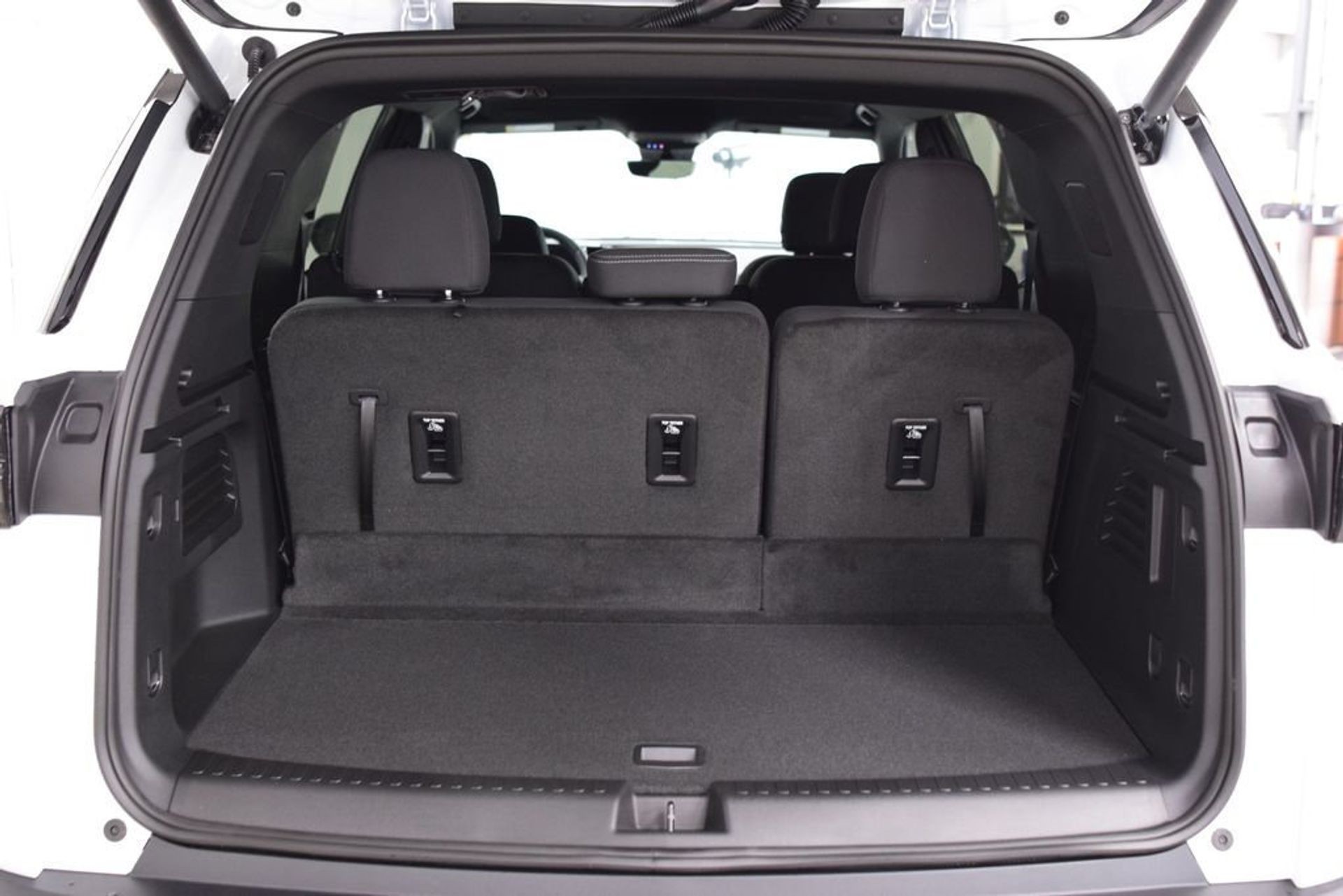 2026 Chevrolet Traverse LT — photo 12