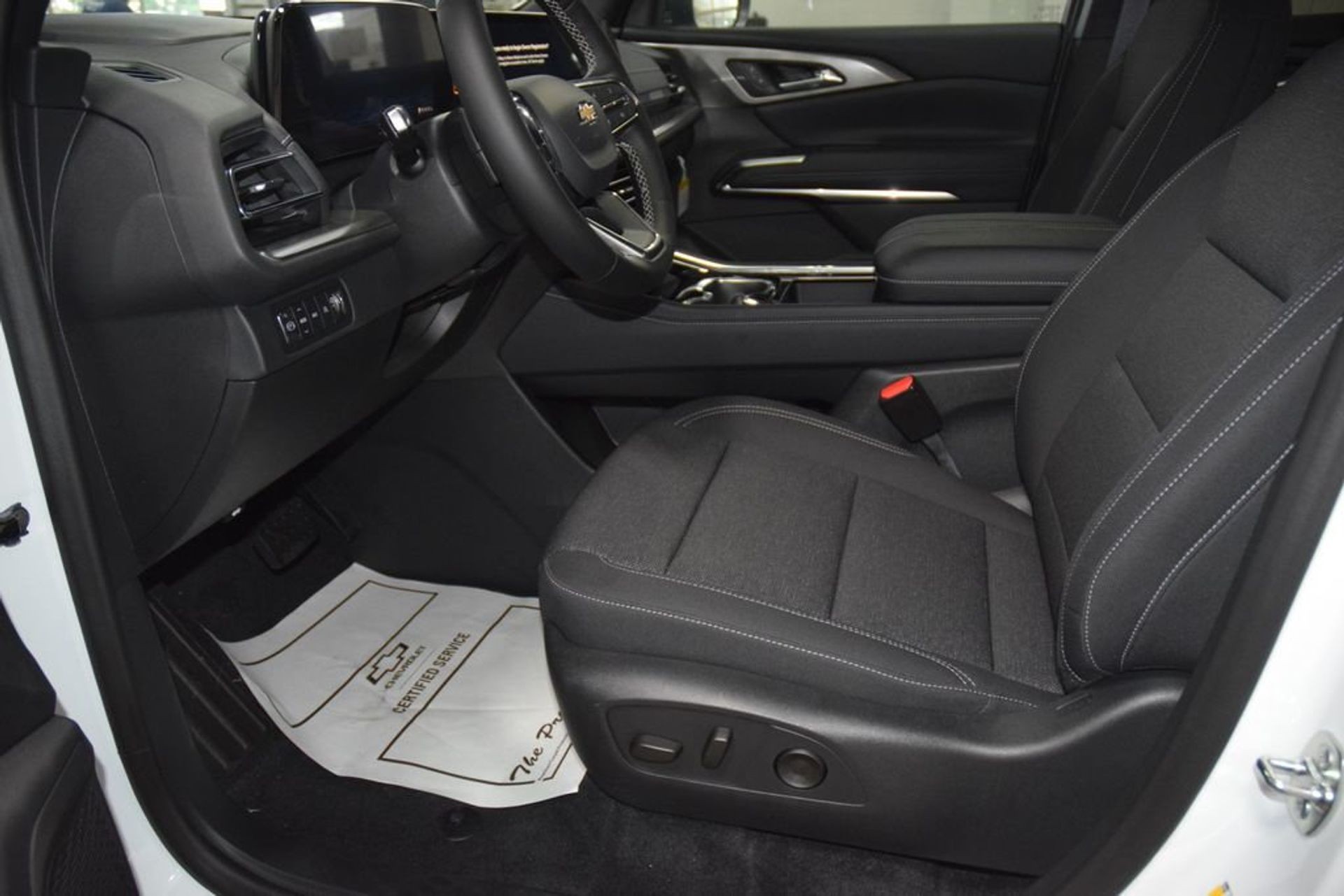 2026 Chevrolet Traverse LT — photo 25