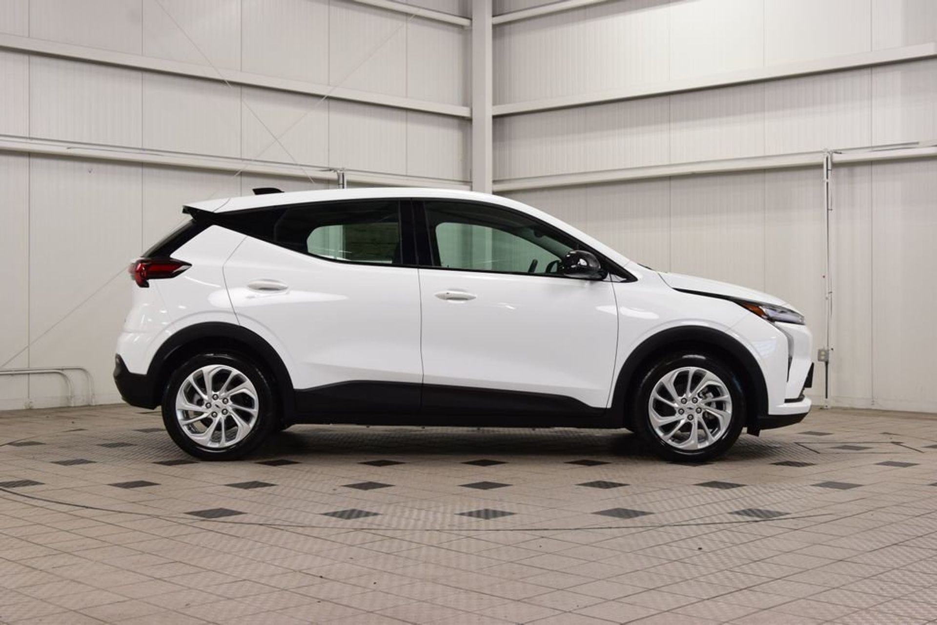 2027 Chevrolet Bolt LT — photo 3