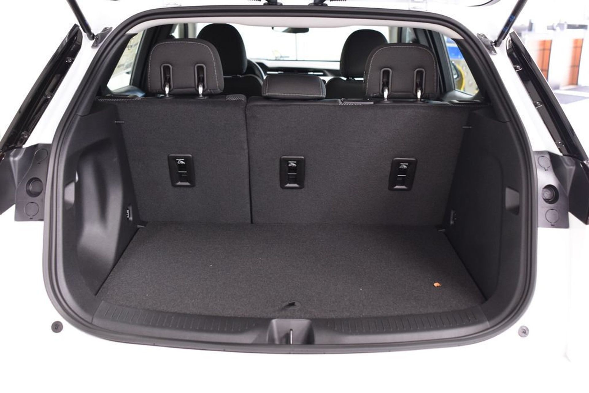 2027 Chevrolet Bolt LT — photo 11