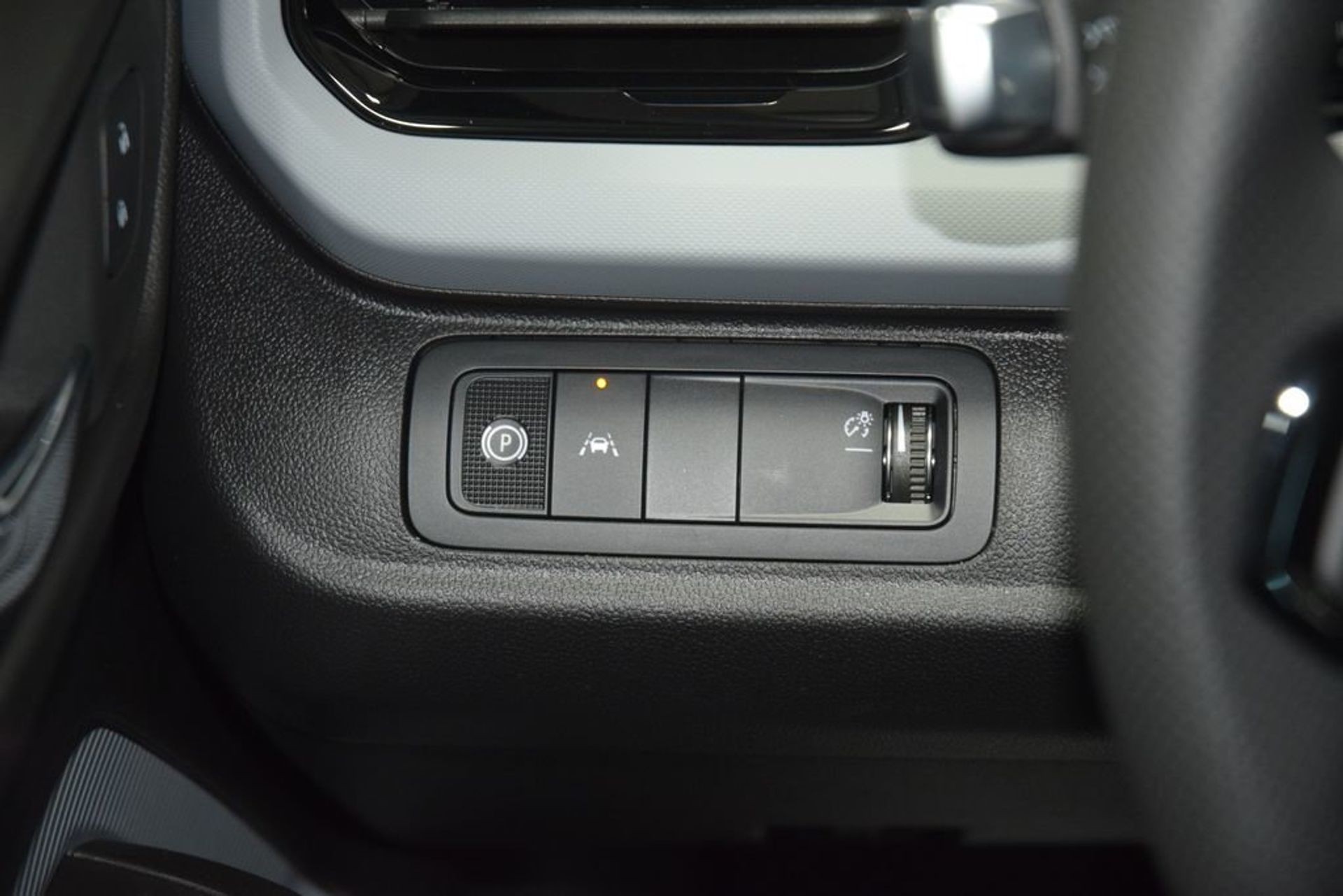 2027 Chevrolet Bolt LT — photo 18