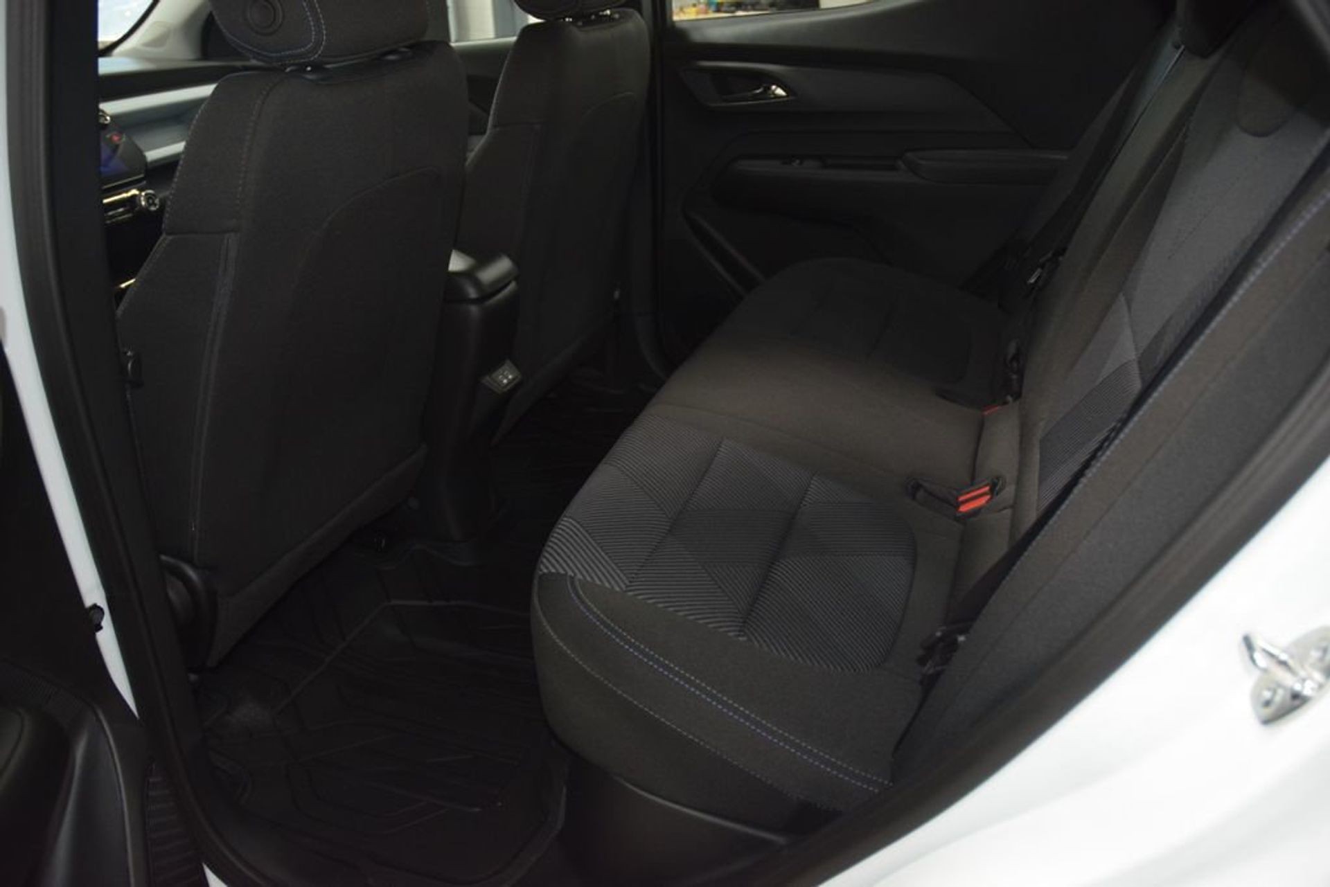 2027 Chevrolet Bolt LT — photo 24