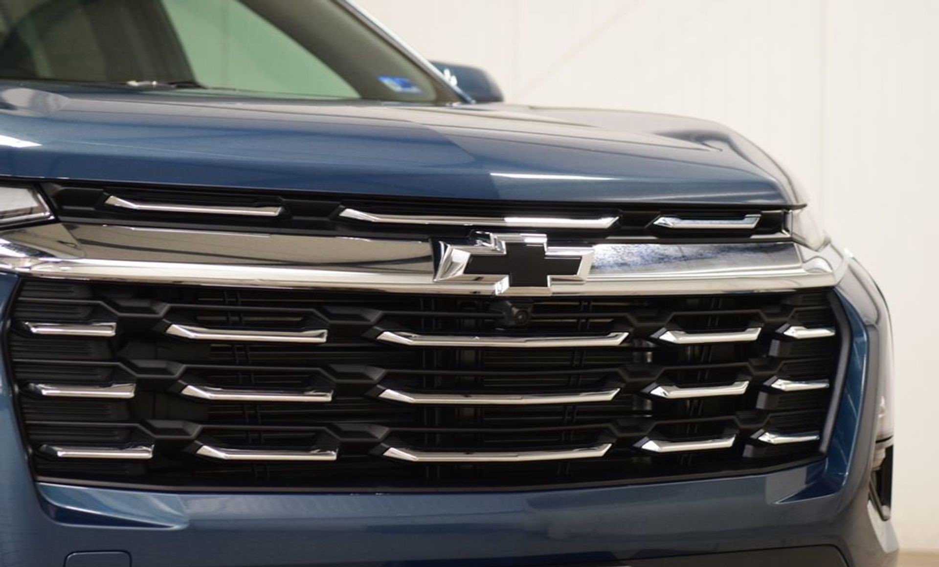 2027 Chevrolet Equinox LT — photo 4