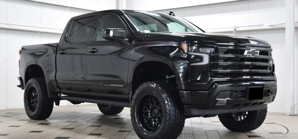 2025 Chevrolet Silverado 1500 — photo 1
