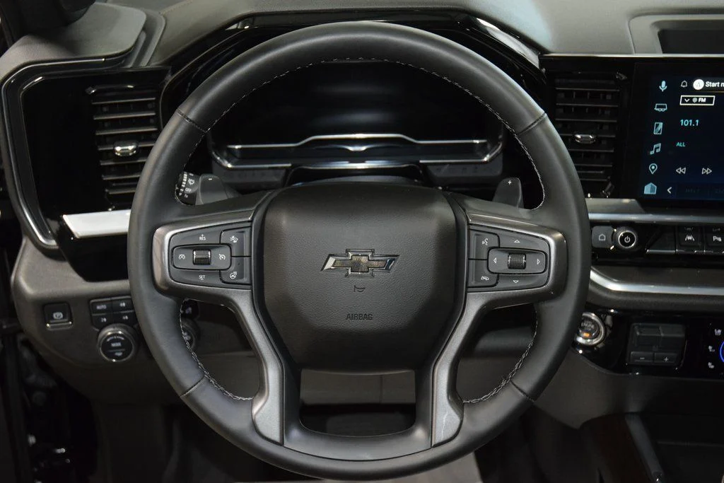 2025 Chevrolet Silverado 1500 — photo 32