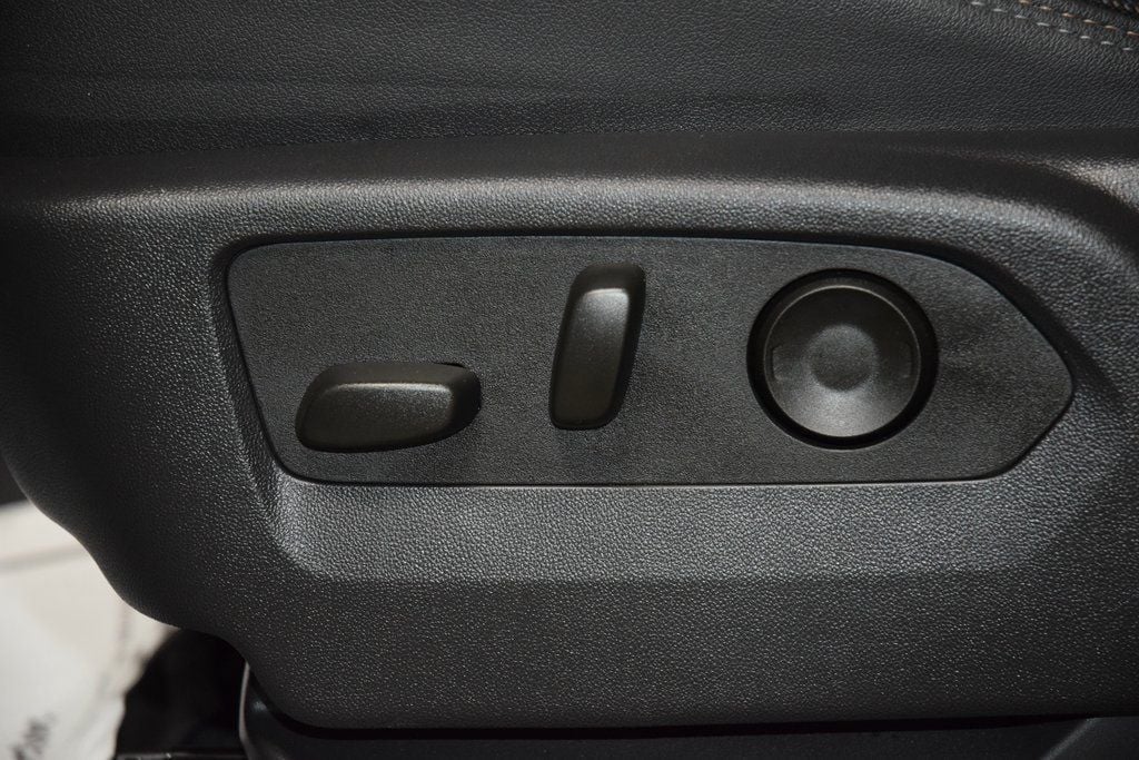 2025 Chevrolet Silverado 1500 — photo 36